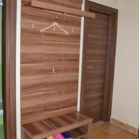 7 Donovaly, Ad Kamzik Apartament *